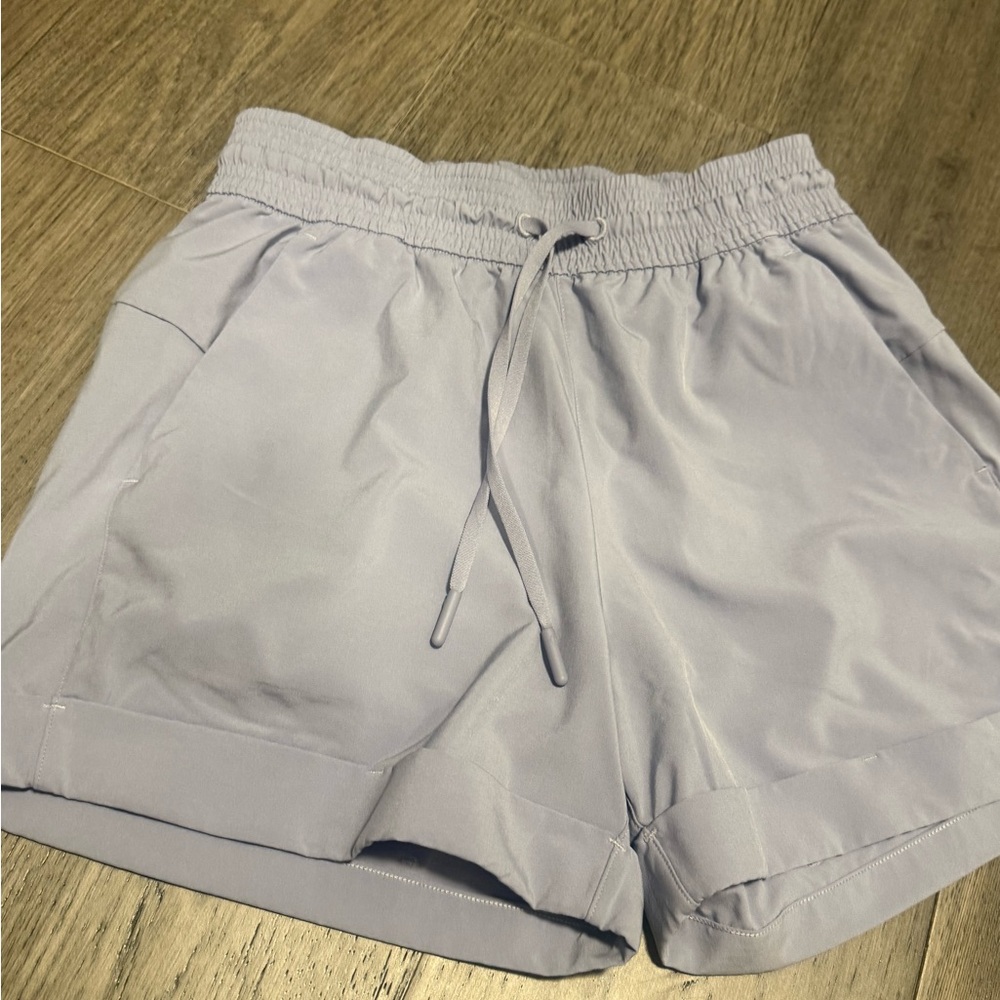 Lululemon Shorts size 2 woman’s light purple